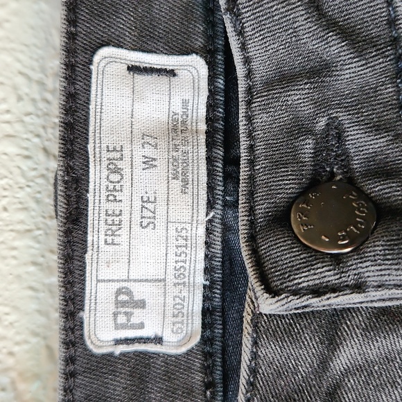 Free People Great Heights Frayed Skinny Jeans Faded Black Distressed Size W 27 - Picture 5 of 9